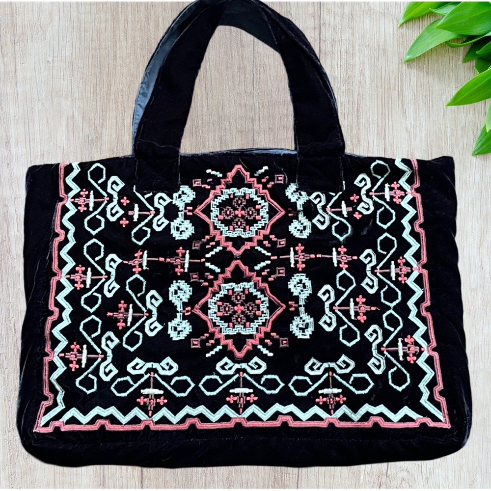 VELVET EMBROIDERED FRONT TOTE 16x22x4
